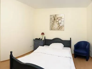 מלון Arena Stadt 3*